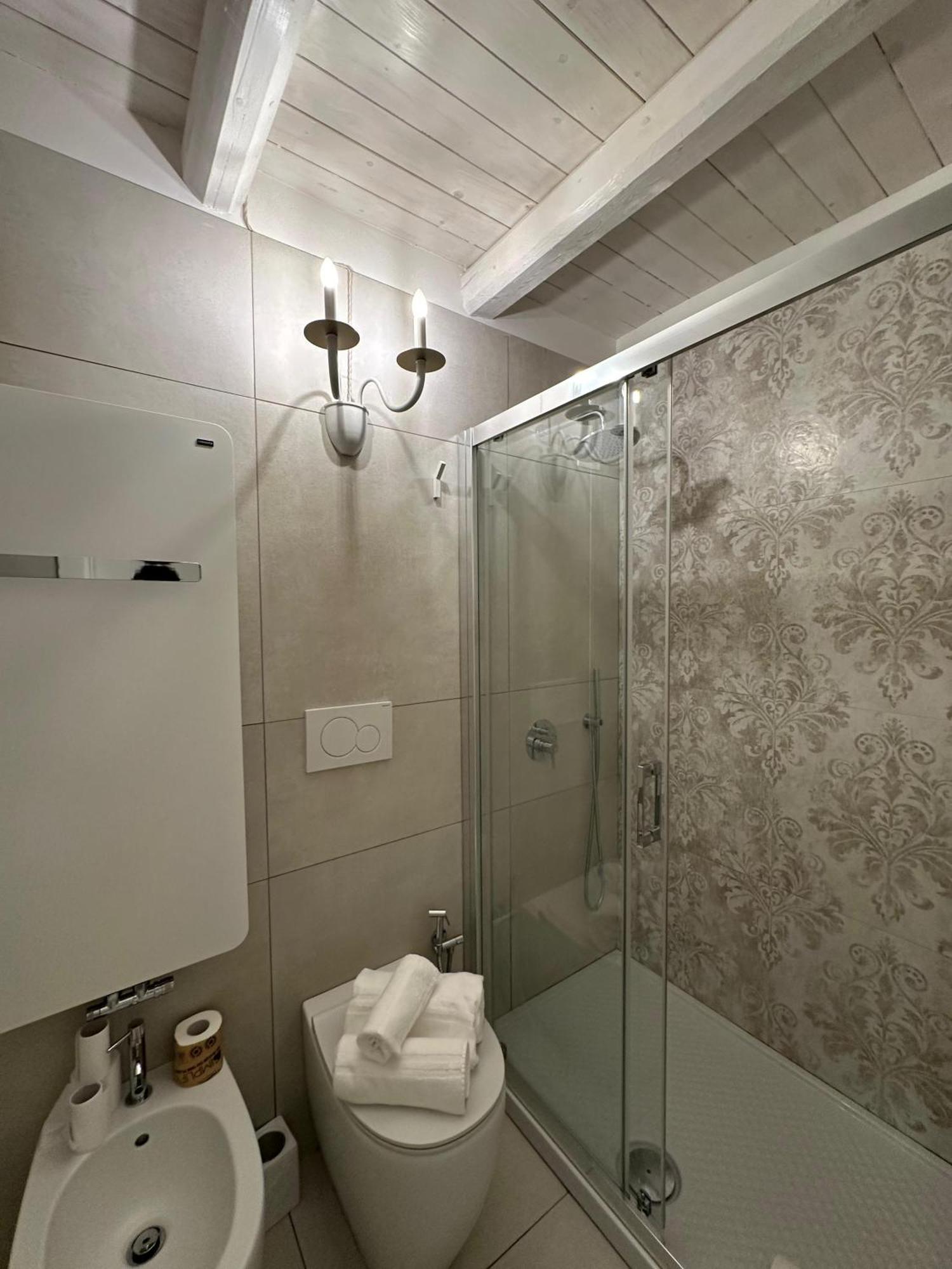 Palazzo Alma Luxury Rooms カザラーノ エクステリア 写真