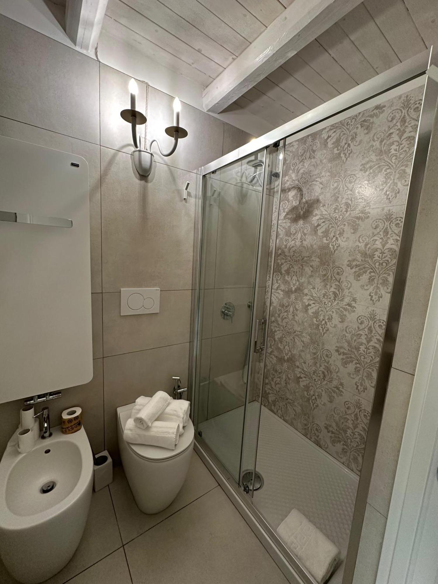 Palazzo Alma Luxury Rooms カザラーノ エクステリア 写真
